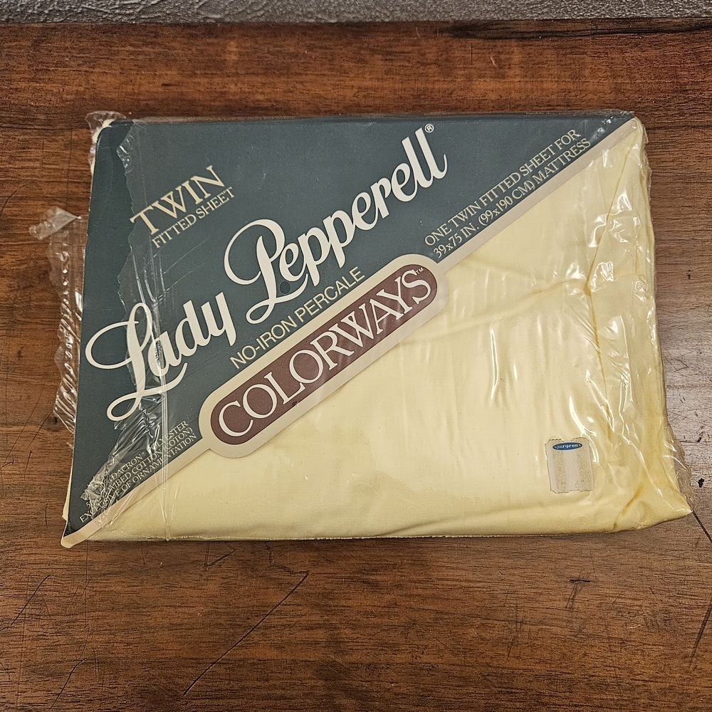 NEW Vtg Lady Pepperell‎ Colorways Twin Flat Sheet No Iron Cotton Poly Yellow 180